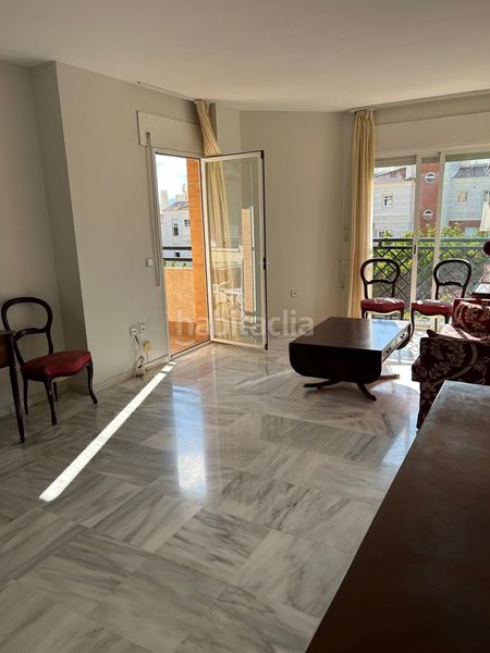 Foto 519f0afc-cbf7-4c55-9b1c-2f08f7805825. Pis amb piscina a Parque Clavero Málaga