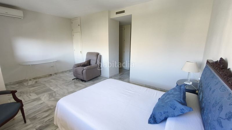 Foto 9326eeda-e0c3-42b2-bab3-3331faa3ec8a. Pis amb piscina a Parque Clavero Málaga