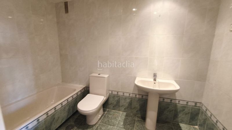 Foto fe829f72-1068-4682-8c8f-40f277a00d7f. Pis amb piscina a Parque Clavero Málaga