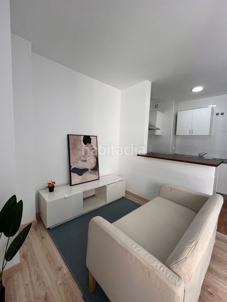 Foto e42e62e1-55b8-47da-a1e1-71c4e22272ed. Àtic a Parque Victoria Eugenia Málaga