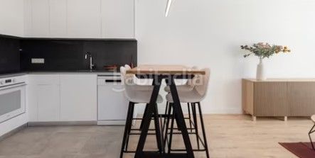 Foto 3f406d92-0320-4a61-873c-79aafe43bd02. Pis amb calefacció piscina a Martiricos - La Roca - La Rosaleda Málaga