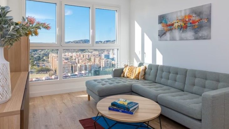 Foto eb866e0f-1d03-458c-992a-87df9d261850. Pis amb calefacció piscina a Martiricos - La Roca - La Rosaleda Málaga