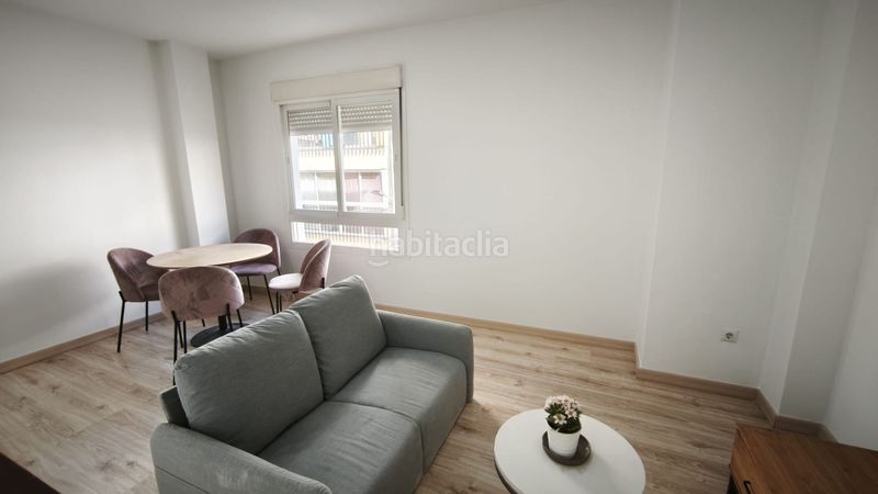 Foto cbd7211e-2b05-486d-9f33-2a04ff6993ac. Pis a Parque Victoria Eugenia Málaga