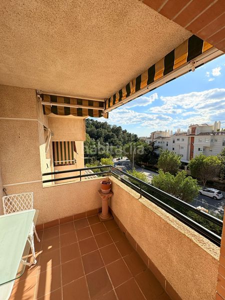 Foto f651880d-c8d9-4939-b2b3-f32063b48421. Piso en Parque Clavero Málaga