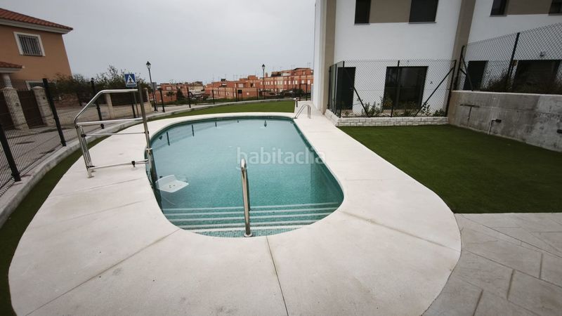 Foto 860c914f-c4d8-433a-a42e-5b3eeb2f72de. Casa adossada amb piscina a Benajarafe