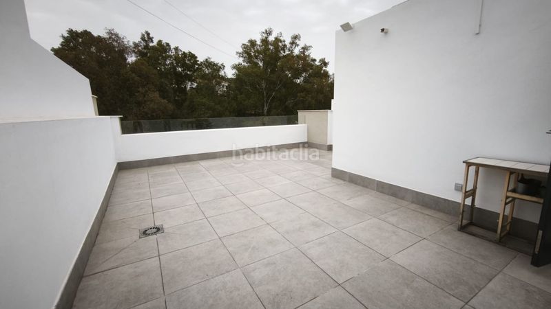 Foto a59e786c-aedc-46b2-b541-1f1d22304192. Casa adossada amb piscina a Benajarafe