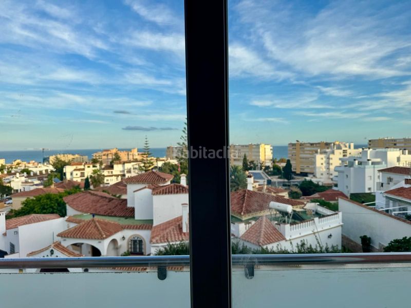 Foto 0f8eae8f-8862-46e5-be59-9d731f42c982. Dúplex en Montemar Torremolinos