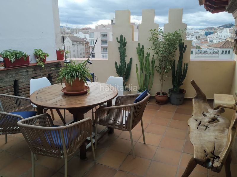 Foto efda14e6-5d1f-4c6a-883c-cd3d998f7ffa. Alquiler ático espectacular ático de un dormitorio con dos terrazas en el centp en Málaga