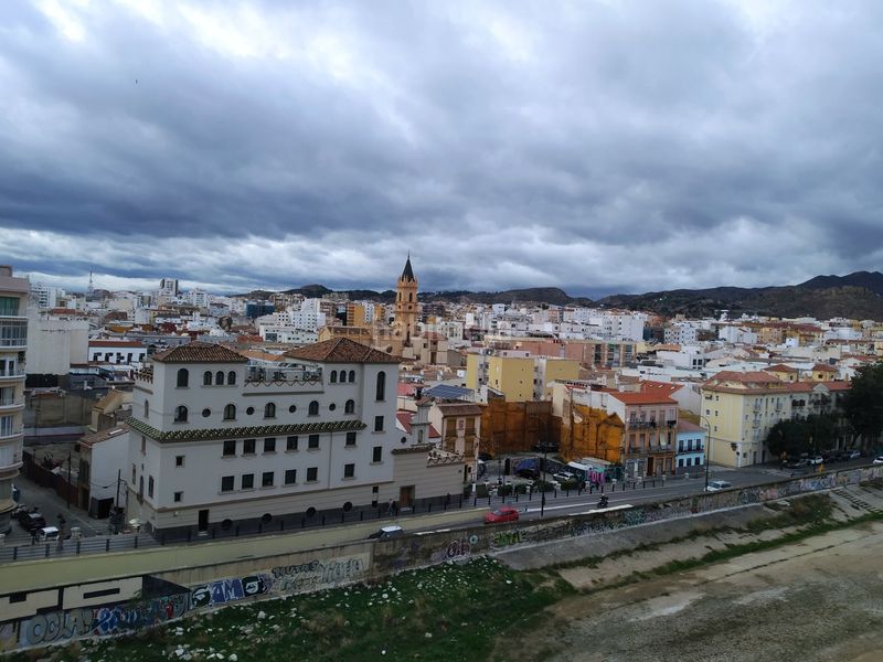 Foto f28228b7-f05e-454c-9f1a-28fddb45f665. Alquiler ático espectacular ático de un dormitorio con dos terrazas en el centp en Málaga