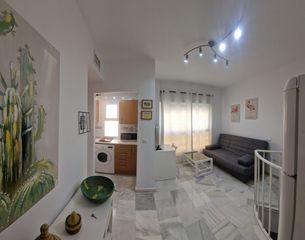 Rent Flat  Alta. Alquiler temporal de once meses por causa justificada. centro hi