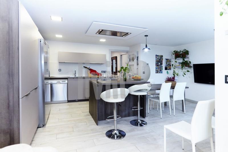 Foto b69a3231-092f-4471-b2fa-36f16b77fe48. Haus mit pool in Ctra. Circunvalación - La Magdalena Jaén