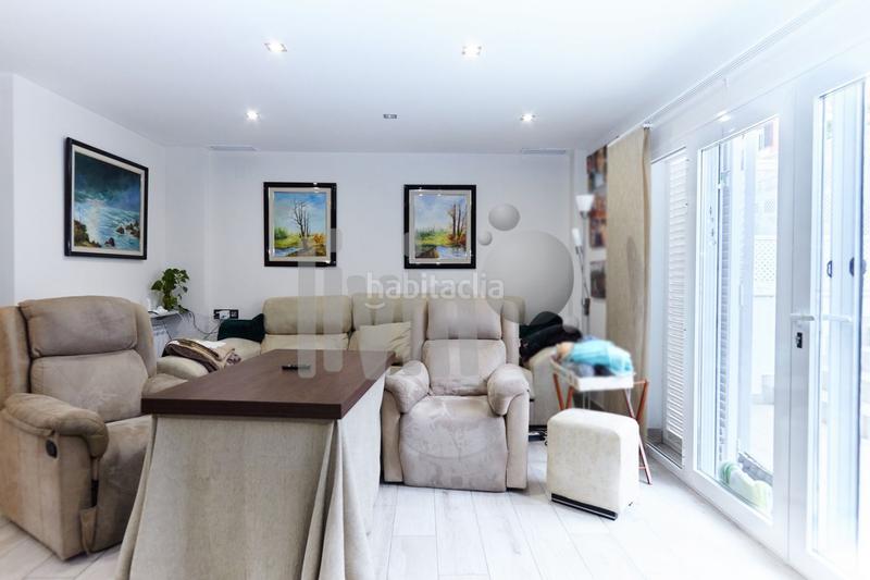 Foto c3a9d2ce-f51f-452f-adfb-8a2fd3553418. Haus mit pool in Ctra. Circunvalación - La Magdalena Jaén