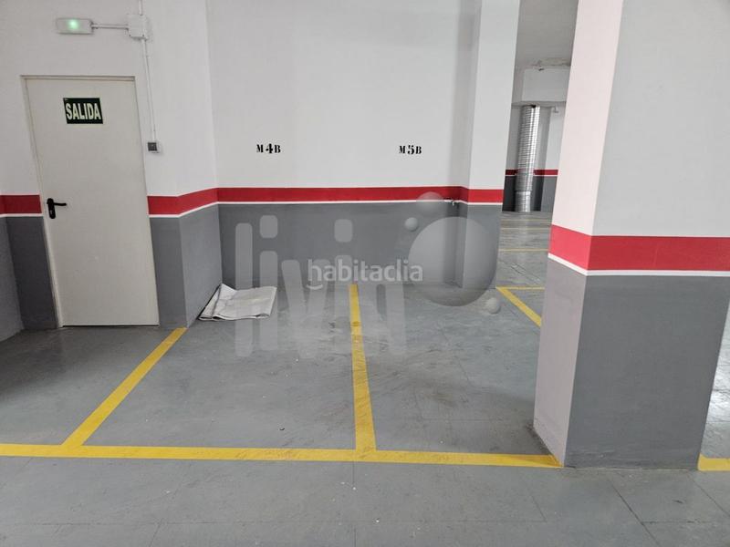 Foto e7bc1336-bc0e-4df3-8a2a-7f2e56ce275b. Parking coche en Belén - San Roque Jaén