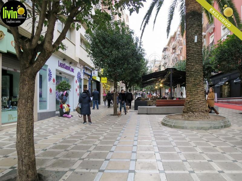 Foto b2d8176a-1cfb-423e-925a-0b9f970022d7. Local comercial a Avda de Madrid - Pº de la Estación Jaén