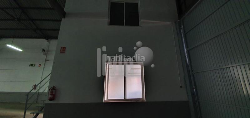 Foto 9f2eab2a-dd0f-4a13-ba2c-aedc6acccd32. Bâtiment à usage industriel dans Renfe - Bulevar 1ª y 2ª Fase Jaén
