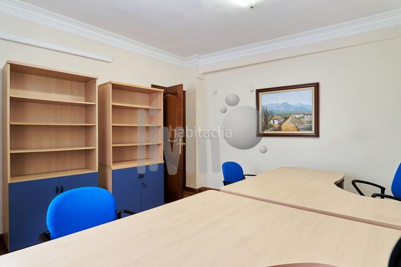 Foto f044ad2d-fb99-46f3-a595-4663f930e0ef. Piso  en el centrp en Hospital Jaén