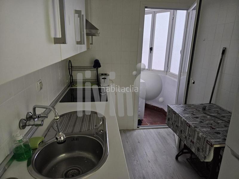 Foto 13bd789e-6739-441e-9f02-169e8f92e688. Alquiler piso  en alquiler en calle álamos excelente ubicación céntrica en Jaén