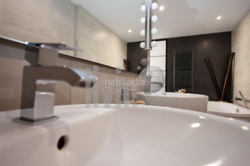 Foto 1039f068-031e-4c27-9ff3-5561ffe28273. Piso en andalucia 64 ático reformado con terraza privada y vistas al castillo en Jaén