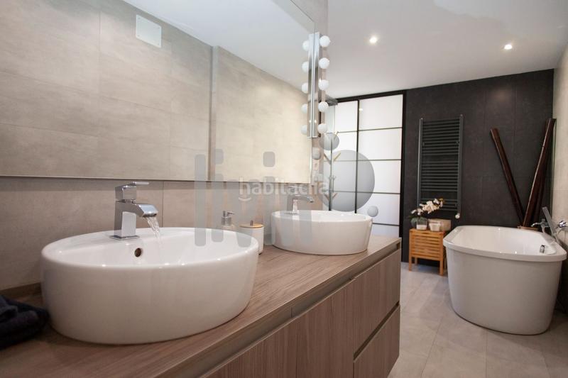 Foto cd0b0784-e9fd-4654-9363-18c9a6bcfe29. Piso en andalucia 64 ático reformado con terraza privada y vistas al castillo en Jaén