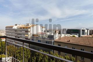 Etagenwohnung  Estacion. Amplio piso con terraza en paseo de la estación  jaén