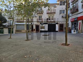 Geschäftsraum in San Ildefonso - Catedral. Se vende local adaptado a cafetería en avenida de los escuderos,