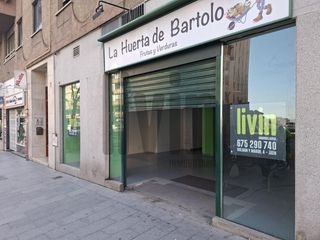 Lloguer Local Comercial a Hospital. Alquiler de local en avenida de andalucía, jaén.