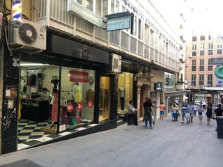 Locale commerciale in DOCTOR CIVERA 25