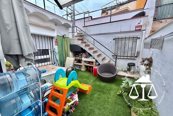 Foto 73461fc7-95e5-48a7-be63-58ed375a1170. Casa adossada amb calefacció a Creu Alta Sabadell