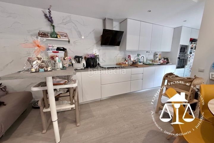 Foto b2d14b80-3106-402d-b88a-cfeca5a538f7. Casa adossada amb calefacció a Creu Alta Sabadell