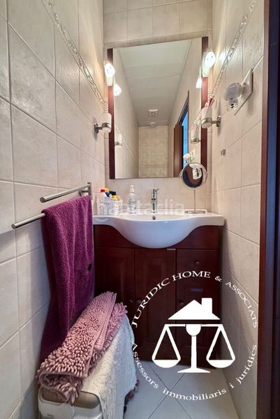 Foto b84340eb-7484-4e6a-9a25-3b532b475a6d. Casa adossada amb calefacció a Creu Alta Sabadell