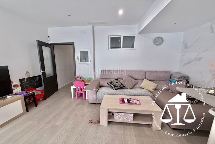 Foto eb4ca9d7-370a-4cee-aa57-a02e1a07b241. Casa adossada amb calefacció a Creu Alta Sabadell