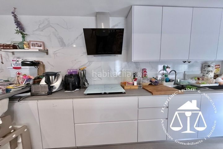 Foto ce1d49c1-d62d-460b-b456-0d5de6239751. Casa adossada amb calefacció a Creu Alta Sabadell