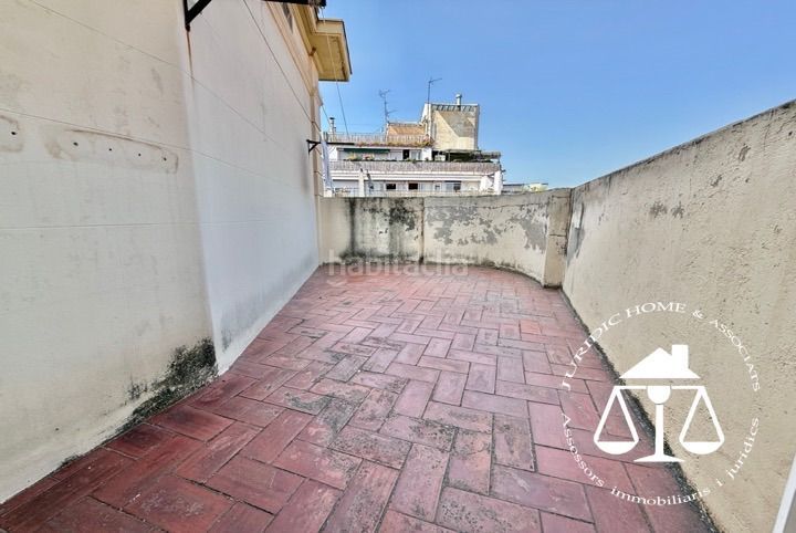 Foto 0116225b-f1b9-462c-9e68-e4454c1efe1a. Àtic a Sant Antoni Barcelona