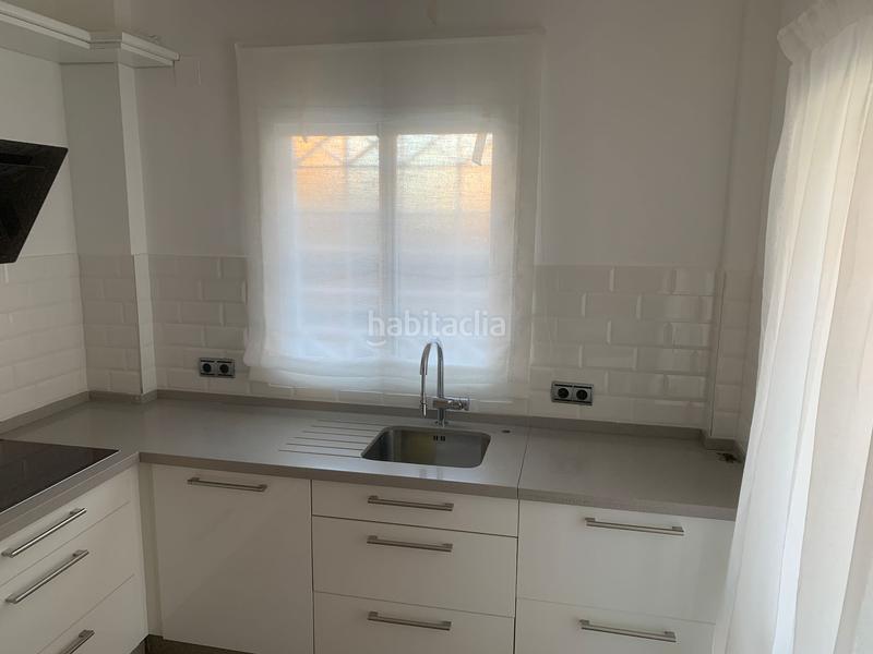 Foto f8c5bf2a-08cd-4d14-a50e-f7a3f3f4d172. Location chalet dans calle tamarindo 9 dans Olivar de Quintos Montequinto