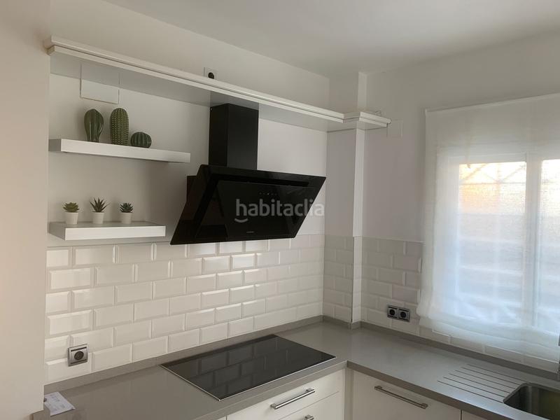 Foto 220eb87a-088c-46fd-aec8-02a4aae23a40. Rent chalet in calle tamarindo 9 in Olivar de Quintos Montequinto