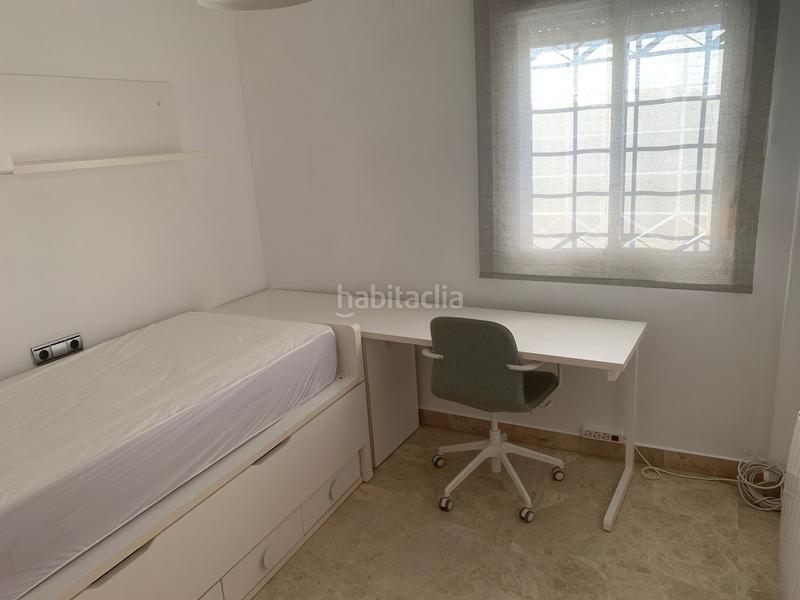 Foto 813d7a8b-0b9b-4e67-b1a7-1943d95846cf. Rent chalet in calle tamarindo 9 in Olivar de Quintos Montequinto