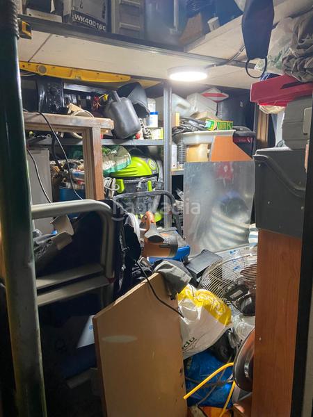 Foto 87a56f43-c213-42c0-96a2-0aa88710fd8e. Parking voiture dans Parque Alcosa Sevilla