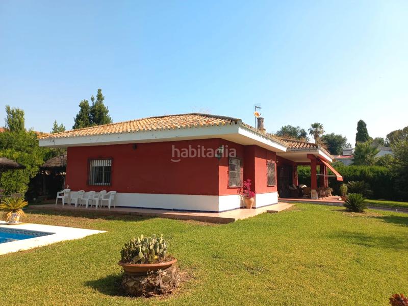 Foto 0db2218f-2ade-488c-a7f3-7d6305493a78. Chalet se vende chalet en urbanización “las pilas”, ?? en Valencina de la Concepción