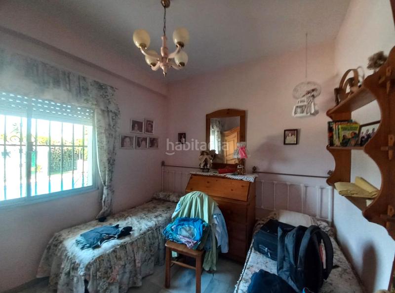 Foto 2c3de42a-f90a-4775-86bd-084f2af684ac. Chalet se vende chalet en urbanización “las pilas”, ?? en Valencina de la Concepción
