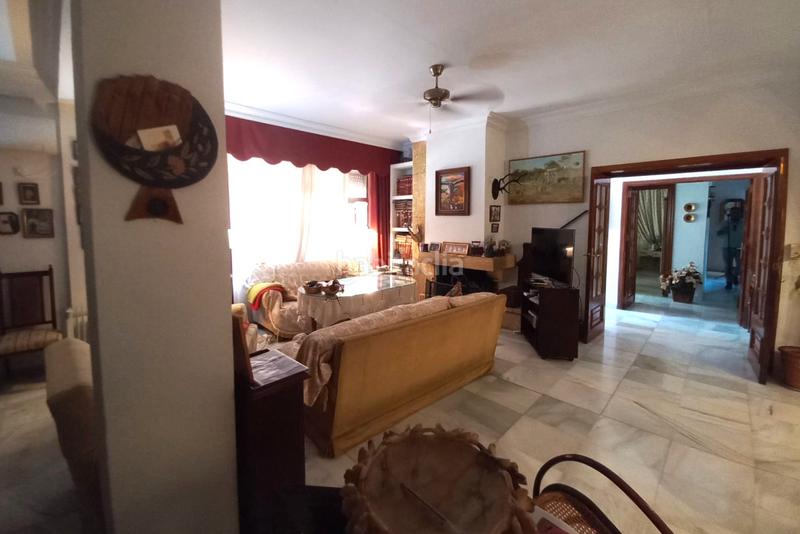 Foto 38c07f3d-cb96-4a92-884a-ee26189c0a48. Chalet se vende chalet en urbanización “las pilas”, ?? en Valencina de la Concepción