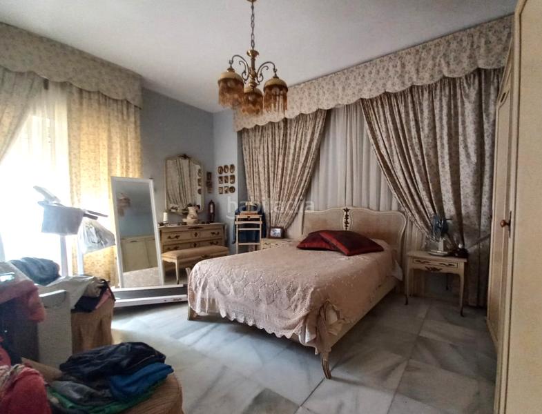 Foto d3942bf9-4e50-4ce4-b9ef-ba9c06569bf8. Chalet se vende chalet en urbanización “las pilas”, ?? en Valencina de la Concepción