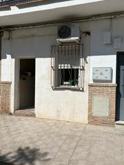Piso en Calle madre de dios 66. Vivienda en planta baja de 80 m para reformar,  junto al bar ce