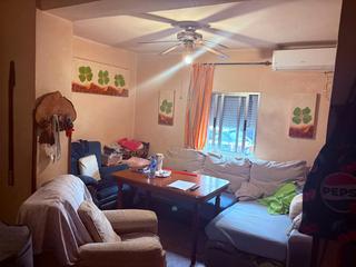 Appartement à Avenida virgen del rocío 5. Piso en planta baja en barriada del rocio