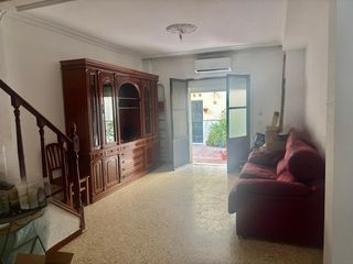 Casa adossada a Calle San Hermenegildo