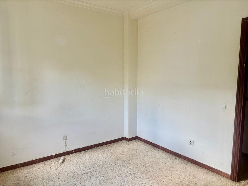 Foto 4a5160ba-53d7-4983-b194-6f346d783d5b. Casa adossada amb aparcament a San Julián Sevilla