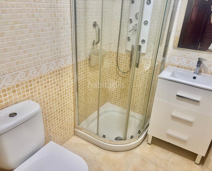 Foto 650af759-b5ab-48fd-8178-4250af3c7c41. Casa adossada amb aparcament a San Julián Sevilla