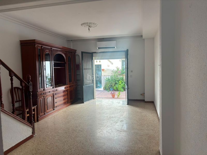 Foto b1fa9785-78ae-4489-8487-60d79dac95f2. Casa adossada amb aparcament a San Julián Sevilla