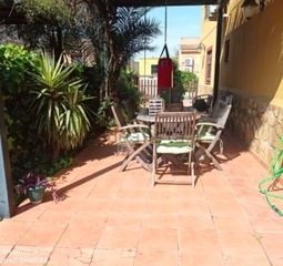 Casa bifamiliare  Calle constelación la osa menor. Magnífica casa pareada muy cerca del centro de bormujos