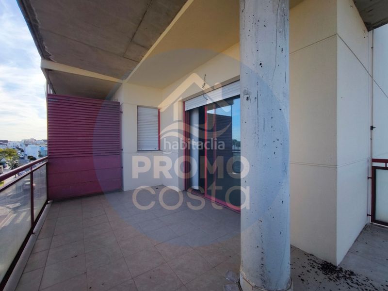 Foto bf1e8c19-6da6-4e16-bea6-c13f351521b4. Pis a avenida andalucia de 55 a Lepe
