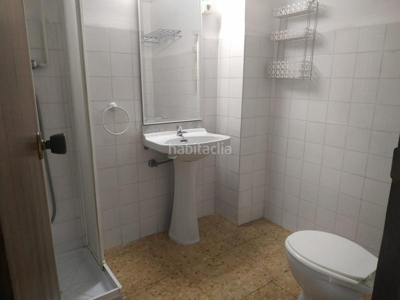 Foto 9e23b1b2-81fd-4198-a6d7-fdc9722571a4. Alquiler local comercial  diáfano en calle principal y comercial en Almàssera